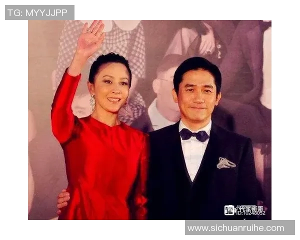 足球明星夫妻携手走红毯展现甜蜜爱情与时尚魅力引发媒体热议 足球明星夫妻携手走红毯展现甜蜜爱情与时尚魅力引发媒体热议